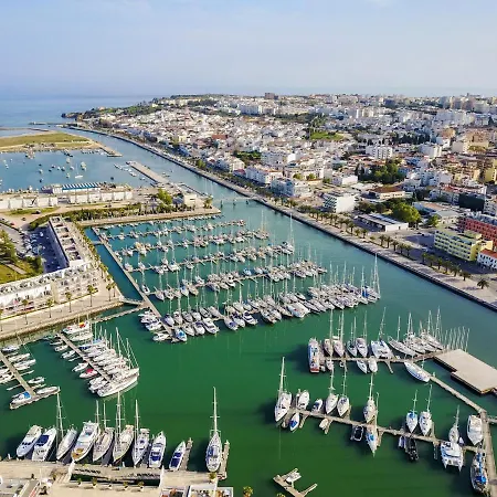 1 Bed Apartment In Marinapark *
