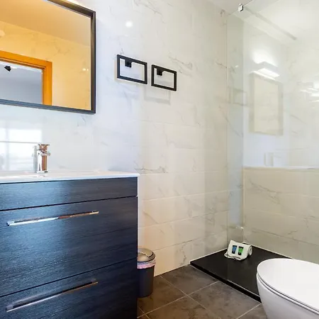 Apartment 1 Bed Apartment In Marinapark Lagos